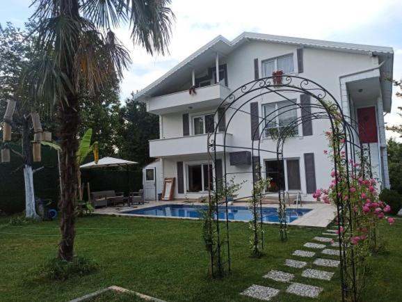 Villa Atlas Muhafazakar Havuzlu, Mustakil Genis Bahceli Sapanca Exterior foto
